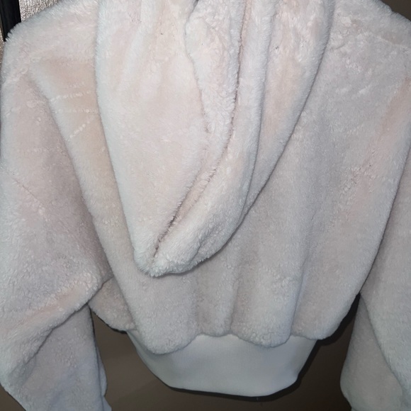 Light pink puma fluffy sweater - Picture 5 of 6